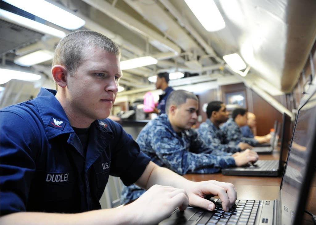 Photo: US Navy Communication Specialist 3rd Class K. Ashley Lawrence