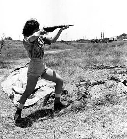 Relax, America, the IDF has had women soldiers since 1947. And they're doing just fine. (photo: Haganah Museum)