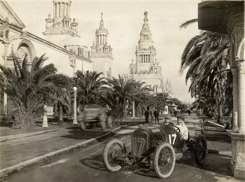 Eddie Rickenbacker in San Francisco for a race before World War I. Photo: Wikipedia/San Francisco Public Library