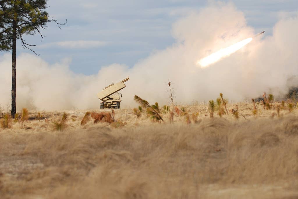 Soldiers with the 3rd Battalion, 27th Field Artillery Regiment fire their Multiple Launch Rocket Systems during certification. Photo: US Army Sgt. 1st Class Jacob McDonald