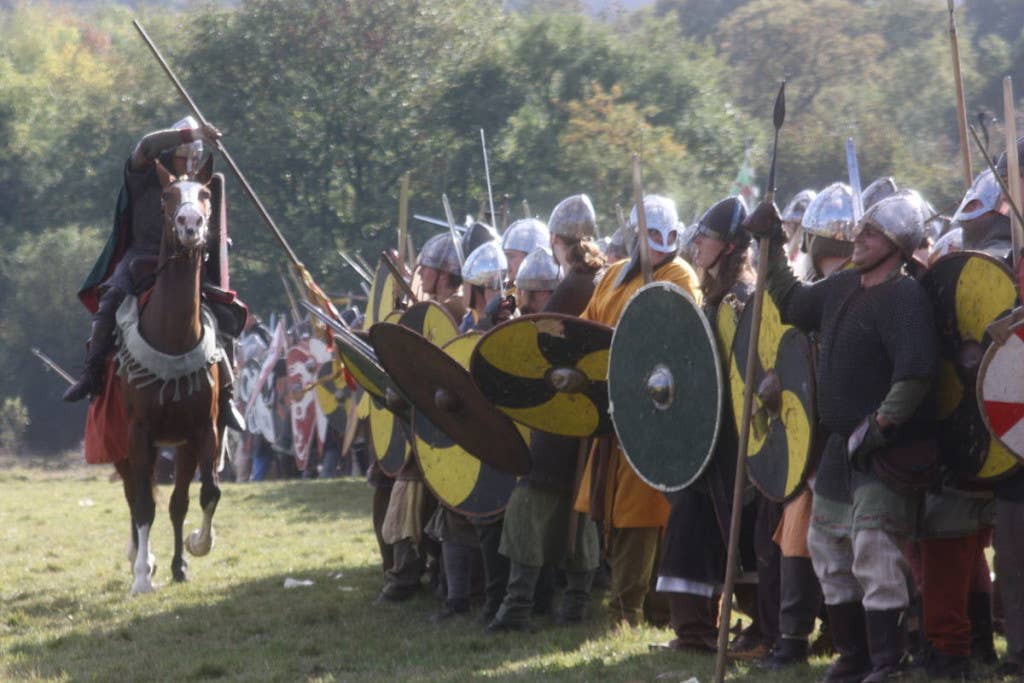 Actors participate in a reproduction of the Battle of Hastings. Photo: Antonio Borrillo CC BY-SA 3.0