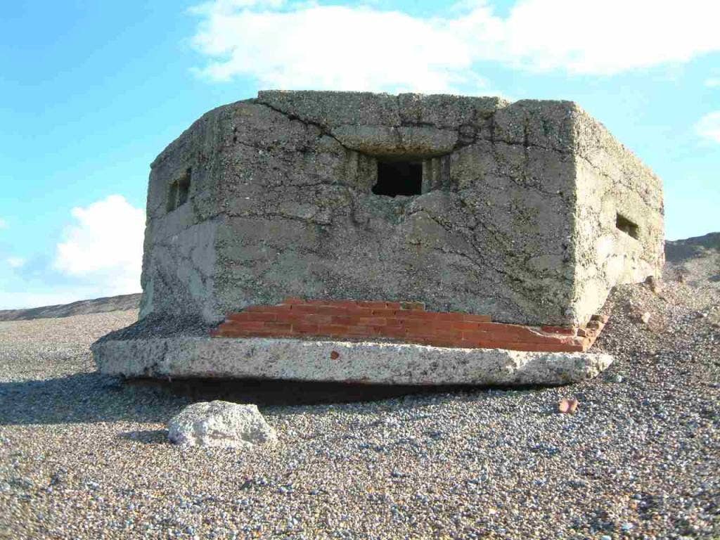 Pillboxes are like this, but with machine guns firing in all directions. Photo: John Beniston CC-BY-SA-3.0