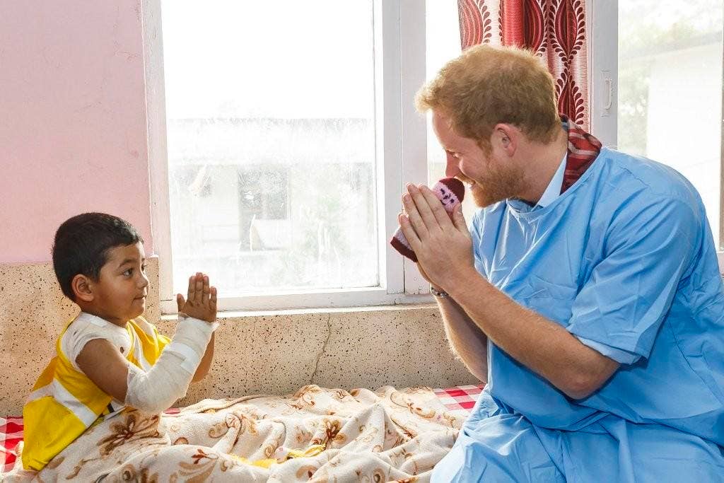 Harry visits 4-year-old Biplov Puri in the Kanti Childrens Hospital in Nepal. (Kensington Palace photo)