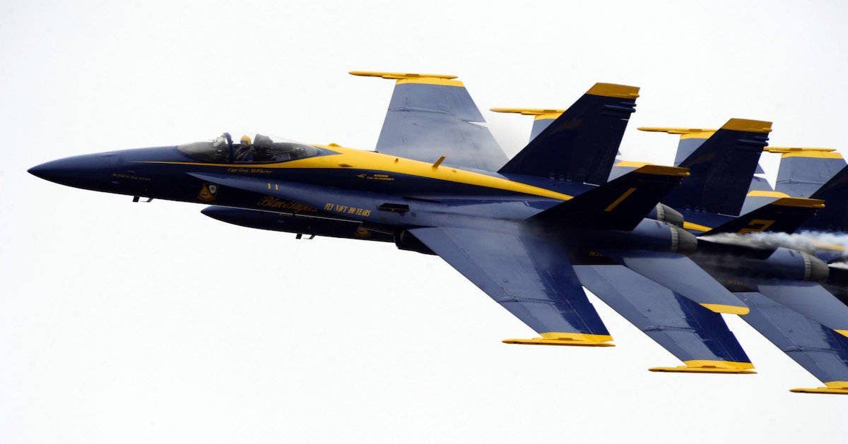 A US Navy Blue Angels jet has crashed in Tennessee