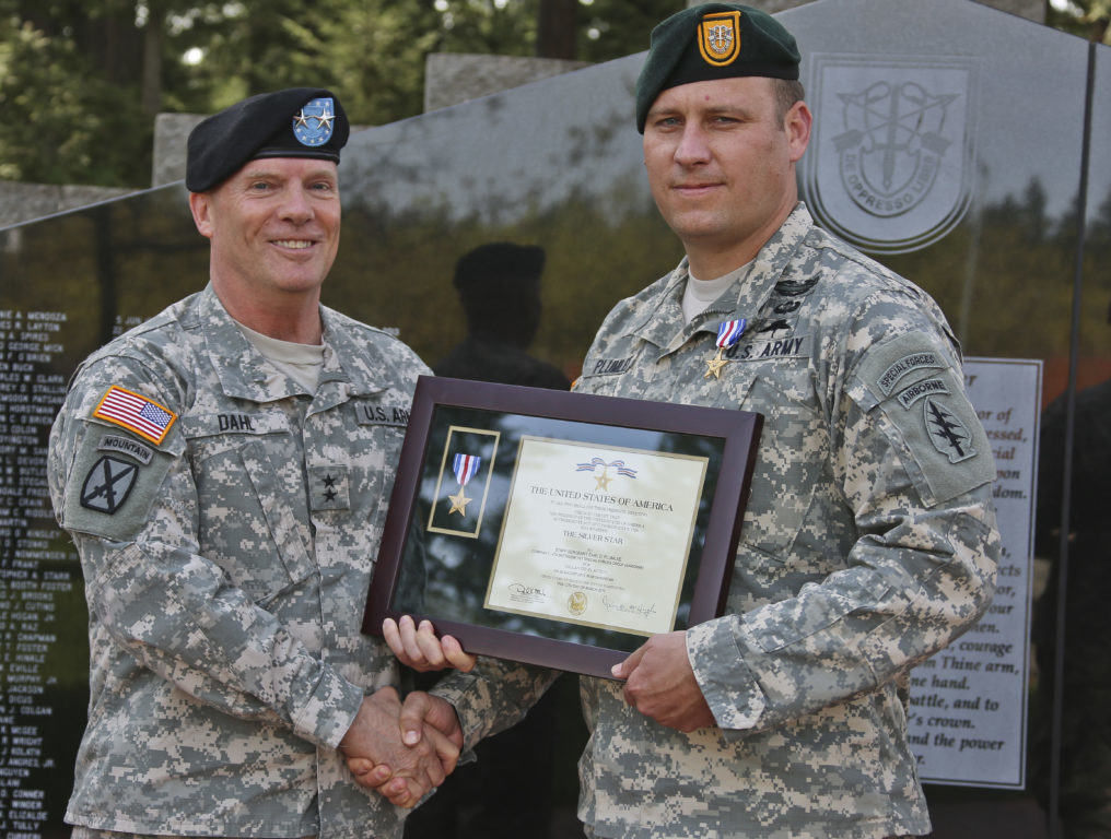 SFC Earl D. Plumlee, assigned to 1st Special Forces Group (A), is presented the Silver Star Medal for his actions in Afghanistan at Joint Base Lewis-Mcchord, Washington on 1 May, 2015. (U.S. Army Photo by Spc. Codie Mendenhall).