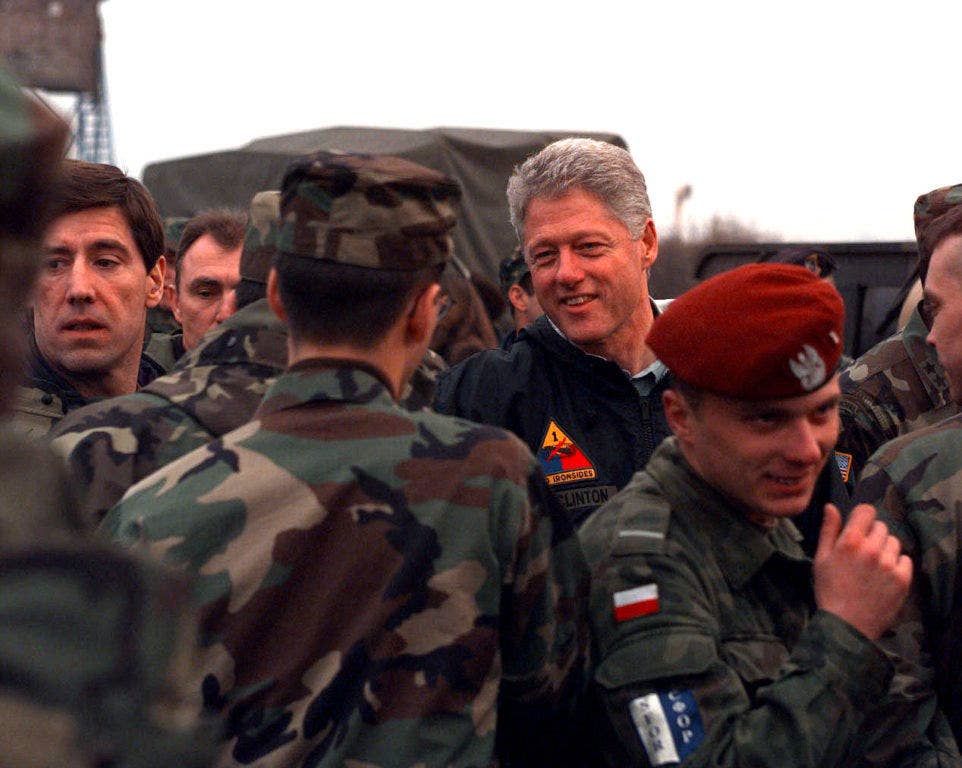 clinton in bosnia combat zone