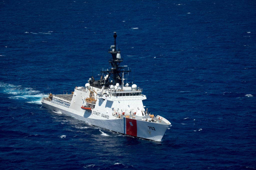 USCGC Stratton steams through the Pacific (Photo: US Navy Mass Communication Specialist 1st Class Ace Rheaume)