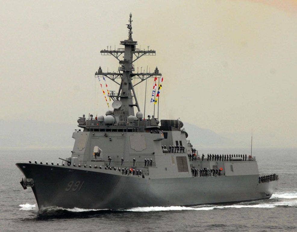 ROKS Sejong the Great, South Korea's Aegis-equipped ship, during the 2008 Busan International Fleet Review. | US Navy photo