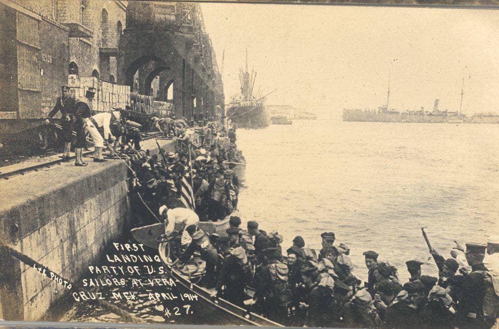 The first American sailors land at Veracruz, 1914. (U.S. Navy photo)