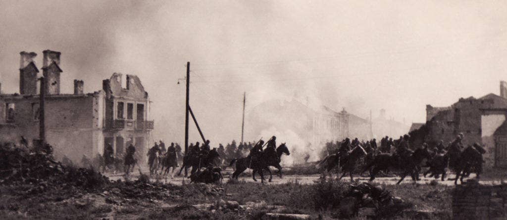 Polish cavalry in Sochaczew (1939).