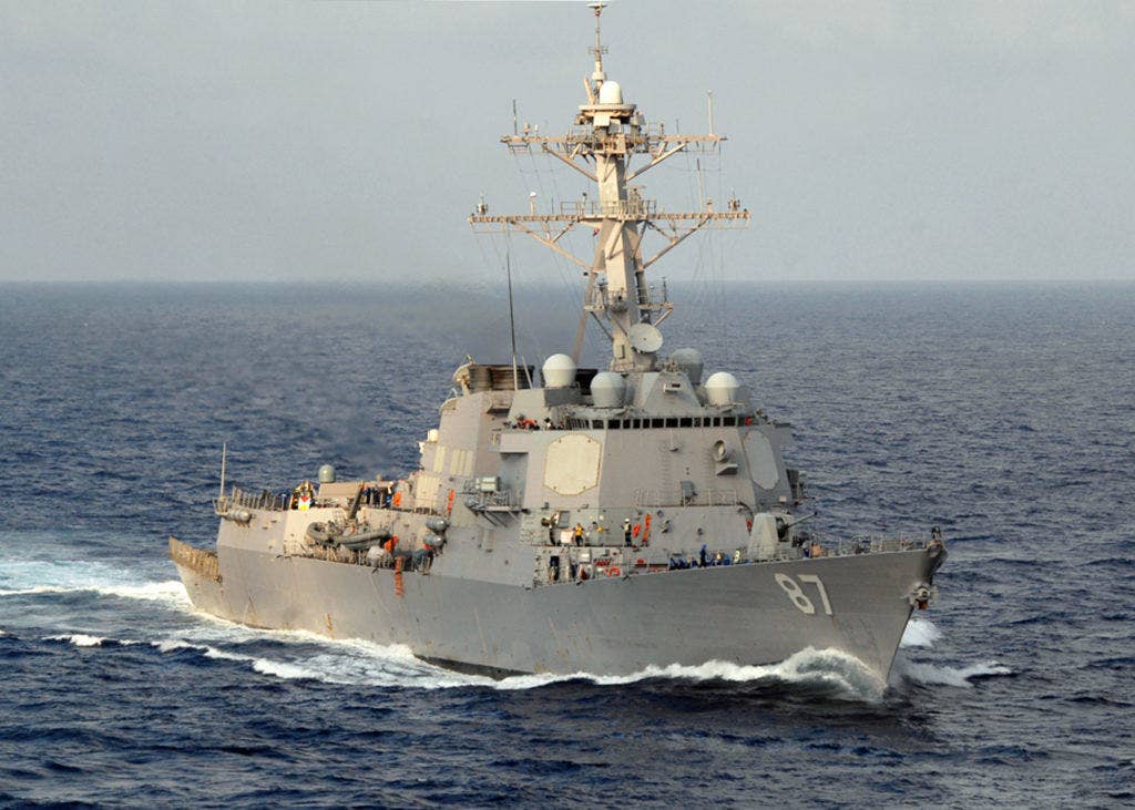 The guided-missile destroyer USS Mason (DDG 87) | U.S. Navy photo by Mass Communication Specialist 2nd Class Katrina Parker