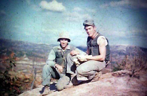 Two American Servicemen in Korea, 1951, wearing body armor. | Source: Wikipedia