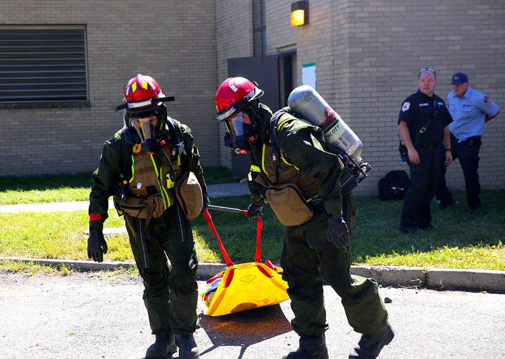 U.S. Marines with Search and Extraction Platoon, Chemical Biological Incident Response Force (CBIRF) extracted numerous casualties as part of a final training exercise with the Fire Department of New York (FDNY) on Randall's Island, N.Y., Sept. 15, 2016. (Photo: Marine Corps Lance Cpl. Maverick S. Mejia)
