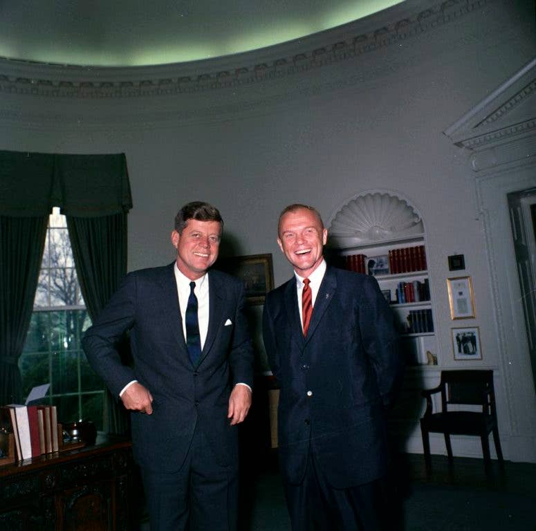 (Robert Knudsen. White House Photographs. John F. Kennedy Presidential Library and Museum, Boston)