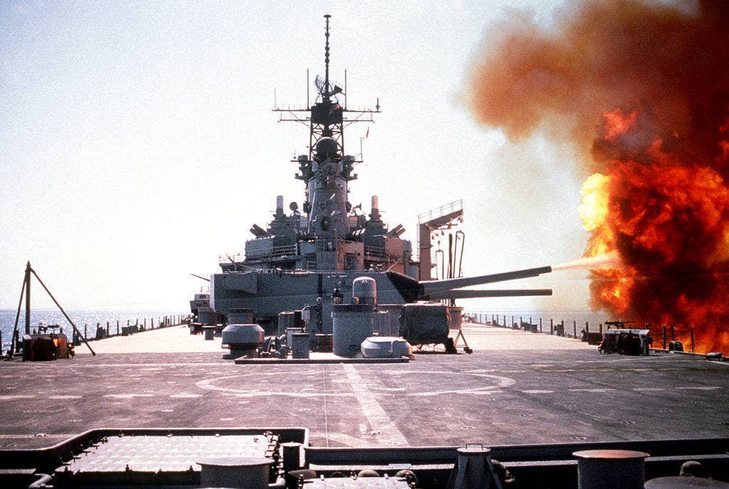 USS Wisconsin fires her main battery during Desert Storm. (US Navy photo)