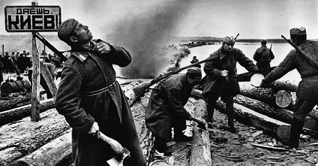 soviet troops move on kiev