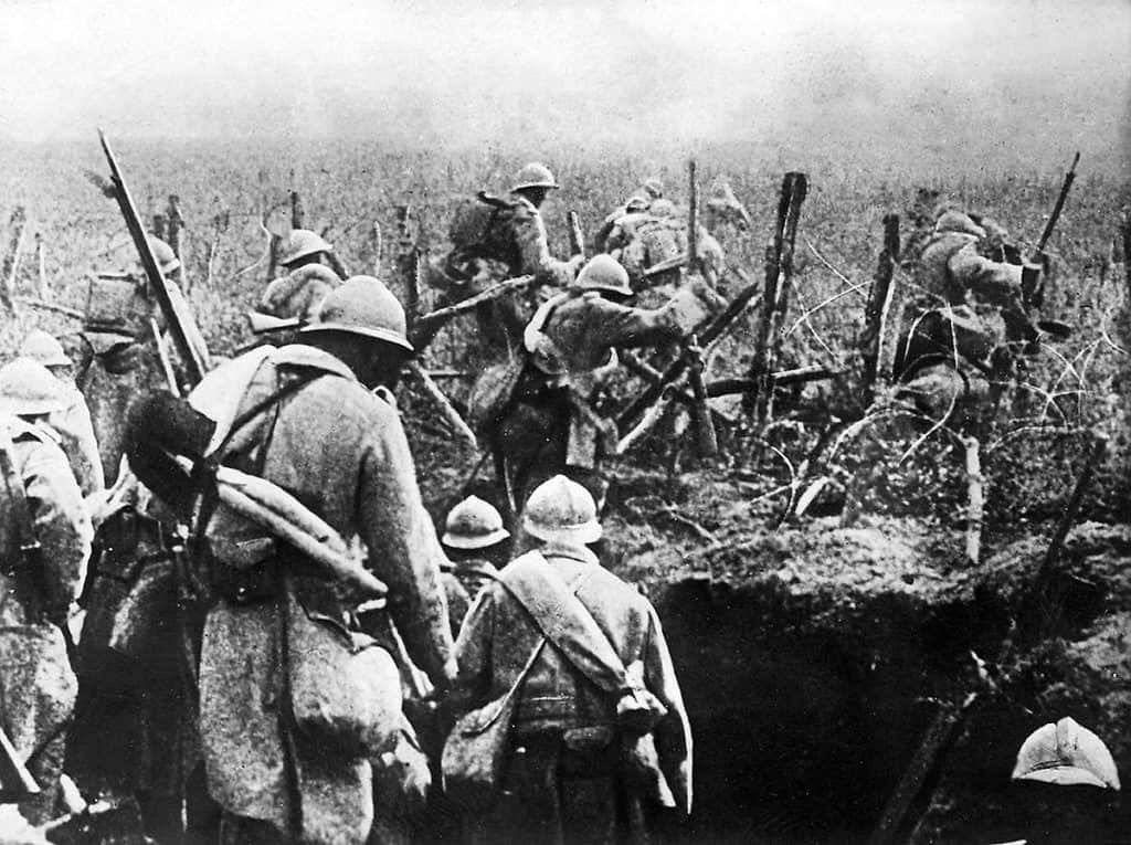 French troops moving through the trenches during the Battle of Verdun. (Photo: Wikimedia Commons)