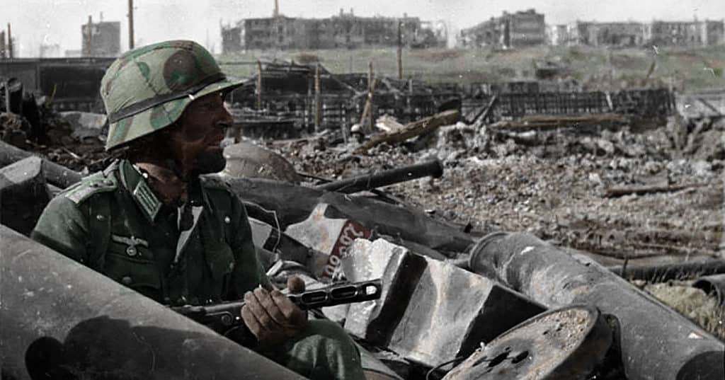 A German soldier fights during the battle of Stalingrad. (Photo: Wikimedia Commons)