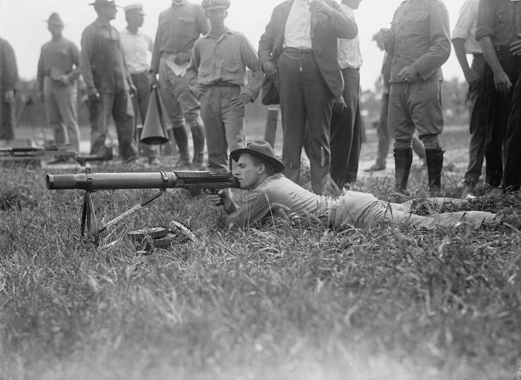 American Marines dire the Lewis Machine Gun during tests. (Photo: U.S. Library of Congress)