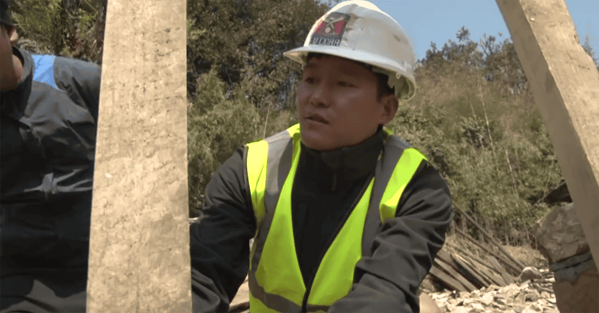 Gurkha soldiers are rebuilding vets homes after massive earthquake