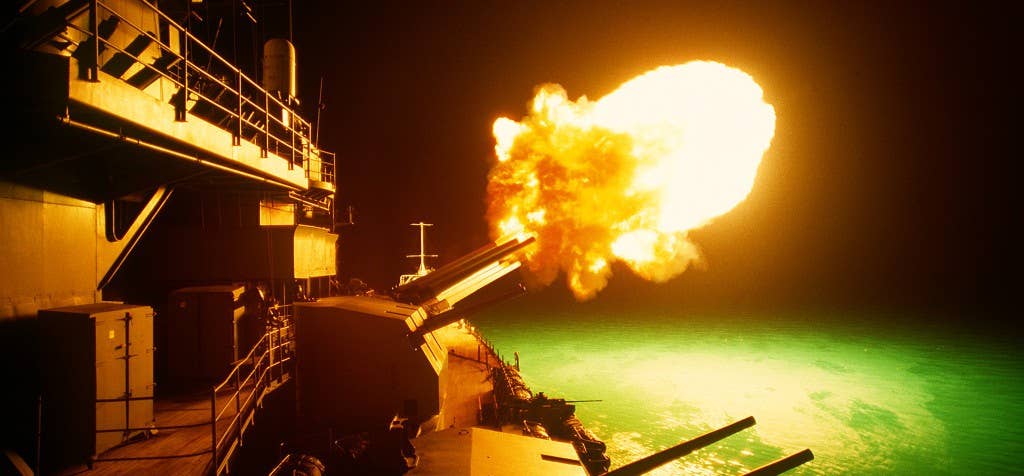 The USS Missouri fires during Operation Desert Storm. (Photo: U.S. Navy Photographer's Mate 3rd Class Dillon)