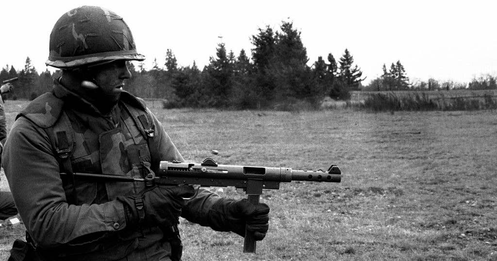 A U.S. Army Ranger candidate fires the Carl Gustav submachine gun. (Photo: U.S. Army Spc. David Shad)