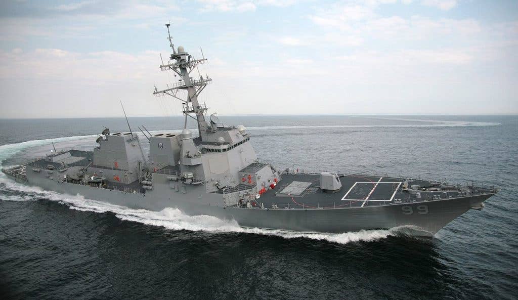 USS Farragut (DDG 99) comes out of a high-speed turn. (Photo: U.S. Navy)