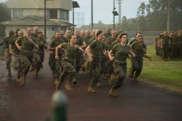 U.S. Marine Corps recruits run 800 meters during an initial Combat Fitness Test on Marine Corps Recruit Depot Parris Island, S.C., May 13, 2017. (U.S. Marine Corps photo by Chief Warrant Officer 2 Pete Thibodeau)