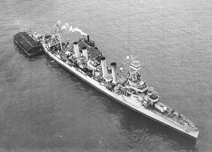 USS Omaha (CL 4) in 1943. (US Navy photo)