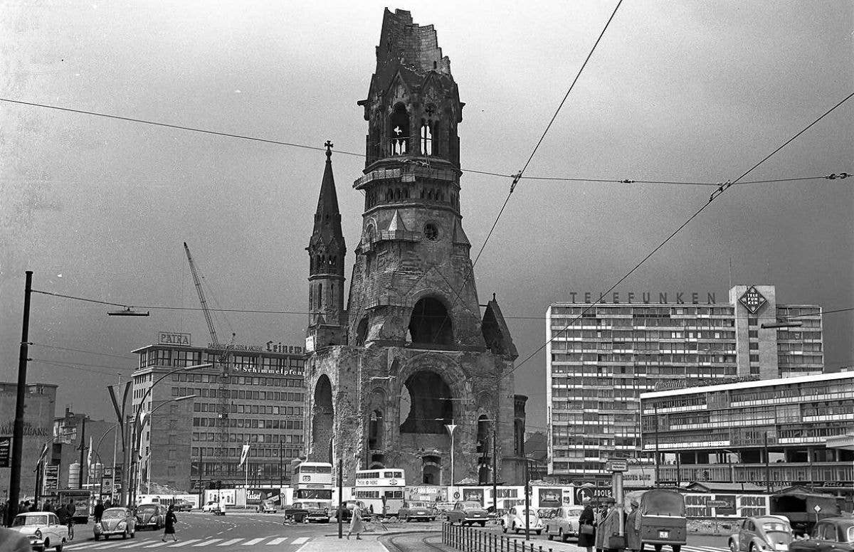 Breitscheidplatz--the center of West Berlin, 1960. Photo courtesy of Wikimedia Commons.