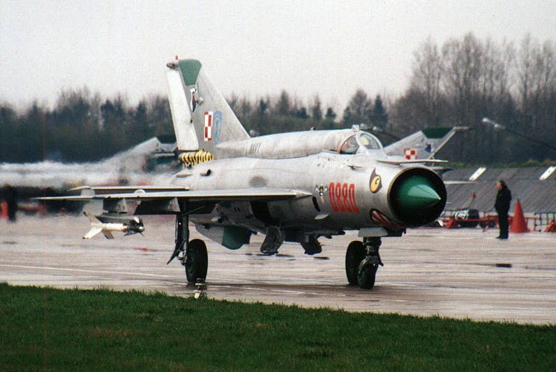 A Polish MiG-21 Fishbed taxiing at an air base (Photo Wikimedia Commons)