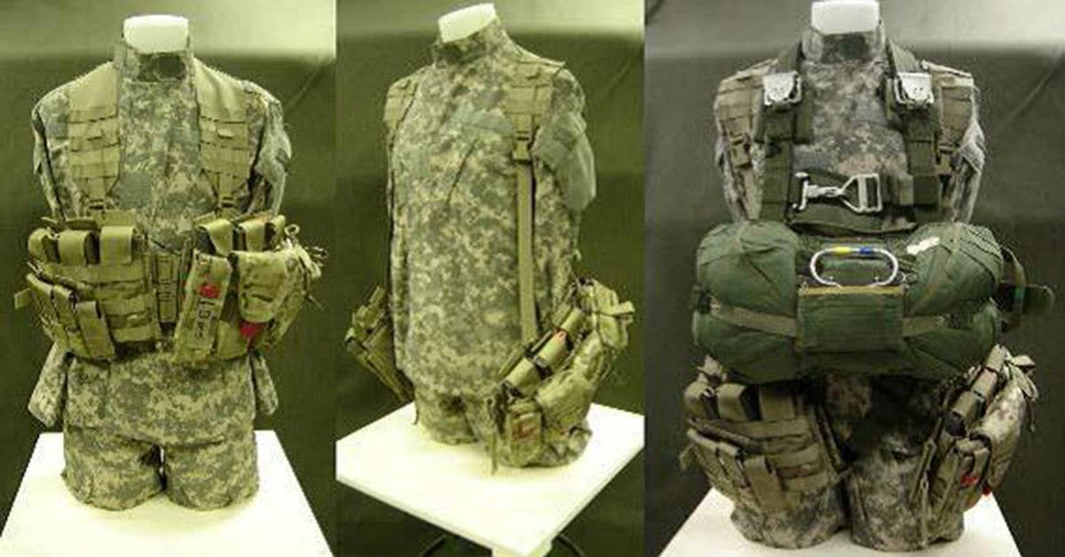 The Airborne Tactical Assault Panel (ABN-TAP) rigging configurations. Photo from US Army.
