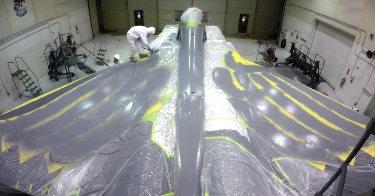Watch this awesome time-lapse of an F-15 paint job