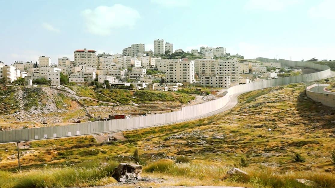 Here&#8217;s the billion dollar barrier that separates Israelis from the Palestinians