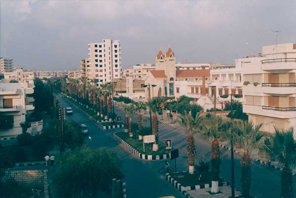 Alhamrat Street in Tartus, Syria, where Russia keeps a military air base. (Image from Wikimedia Commons)