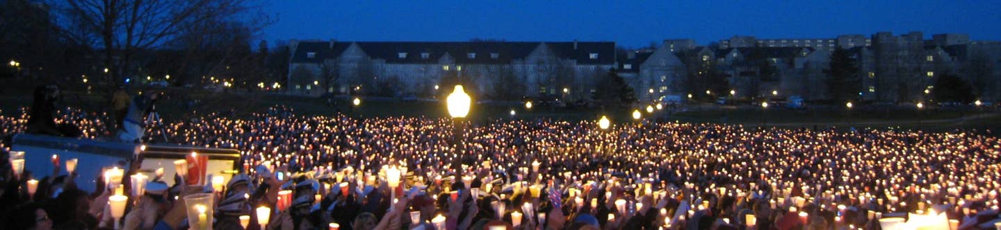 Students at Virginia Tech hold a candlelight vigil after the Virginia Tech massacre (Photo from Wikimedia Commons)