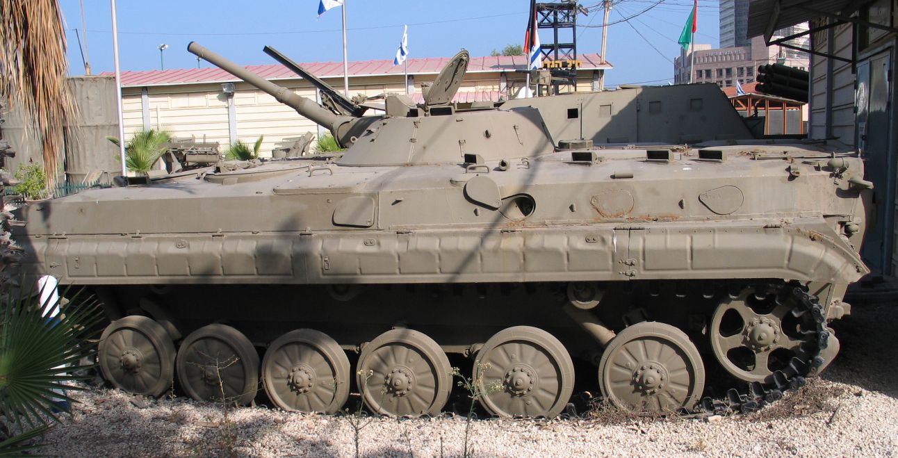 This 30-year-old fighting vehicle is how Russia gets troops into combat ...