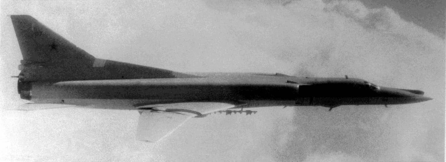 Air-to-air right side view of a Soviet Tu-22M Backfire aircraft. (DOD photo)