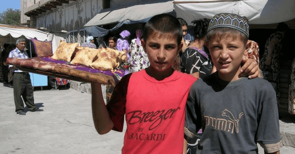 Uzbek children. (Image Wikipedia)