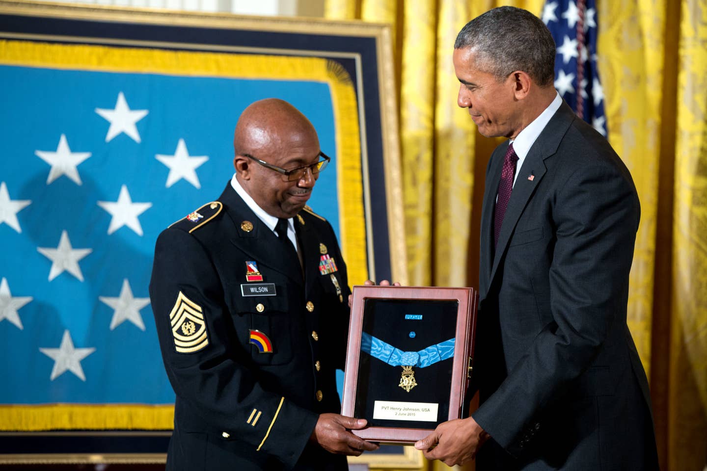 President Barack Obama awards the Medal of Honor posthumously to Army Private Henry Johnson. Command Sergeant Major Louis Wilson accepts the Medal of Honor. (Photo by Pete Souza)