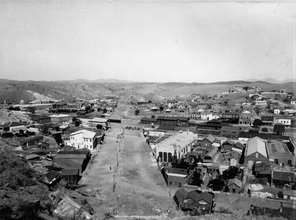 Nogales, Sonora, Mexico (left) and Nogales, Ariz.,&nbsp;USA in 1899. Arizona was not yet a U.S. state. (National Archives)