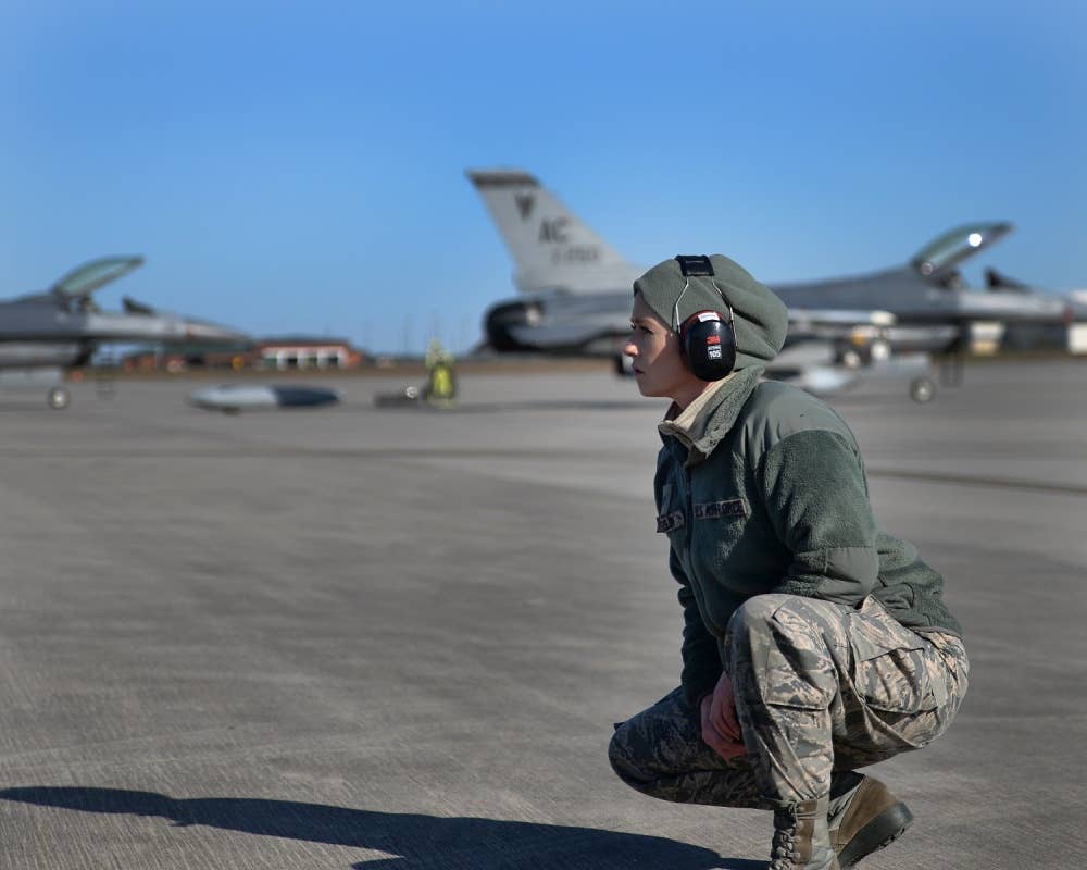 (U.S. Air National Guard photo by Senior Airman Cristina J. Allen)