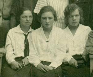 Zinaida with two classmates, 1925.