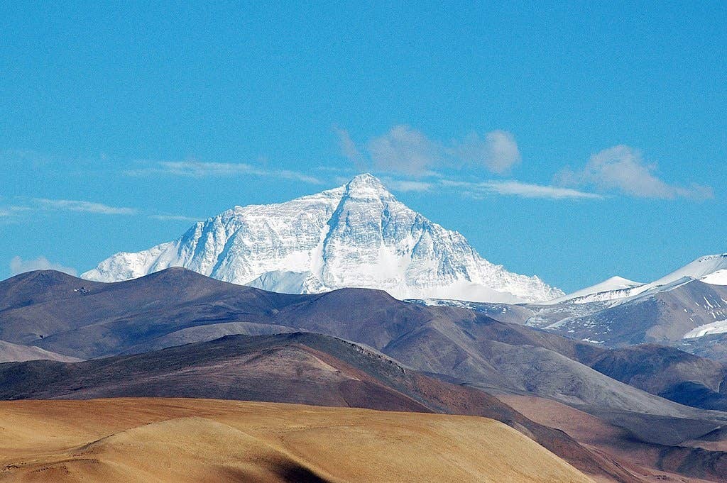 Mt. Everest, seen from Tingri, a small village on the Tibetan plateau at around 4050m above sea level.