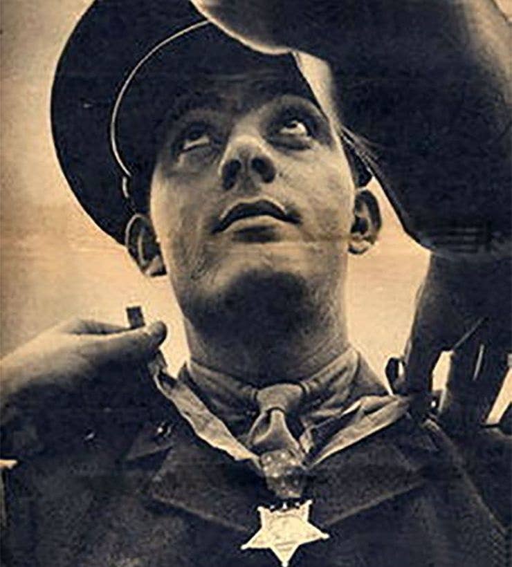 John Basilone awarded the Medal of Honor 1943