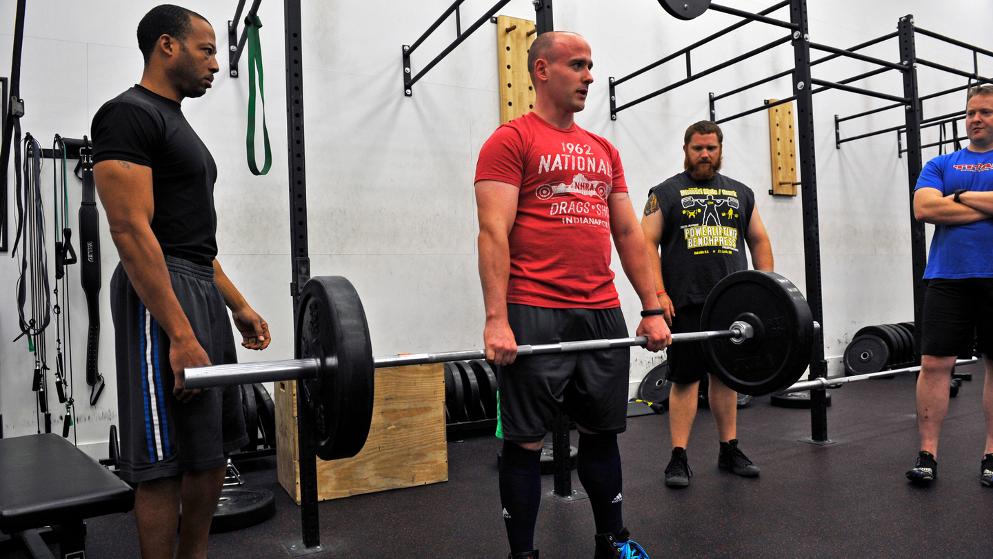 3 tips for executing a proper deadlift at the gym