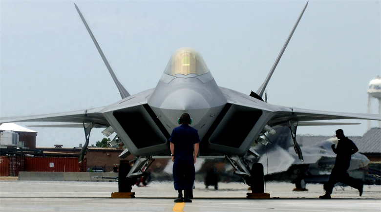 F-22A Raptor Demonstration Team aircraft maintainers prepare to launch out Maj. Paul "Max" Moga, the first F-22A Raptor demonstration team pilot. (U.S. Air Force photo by Senior Airman Christopher L. Ingersoll)