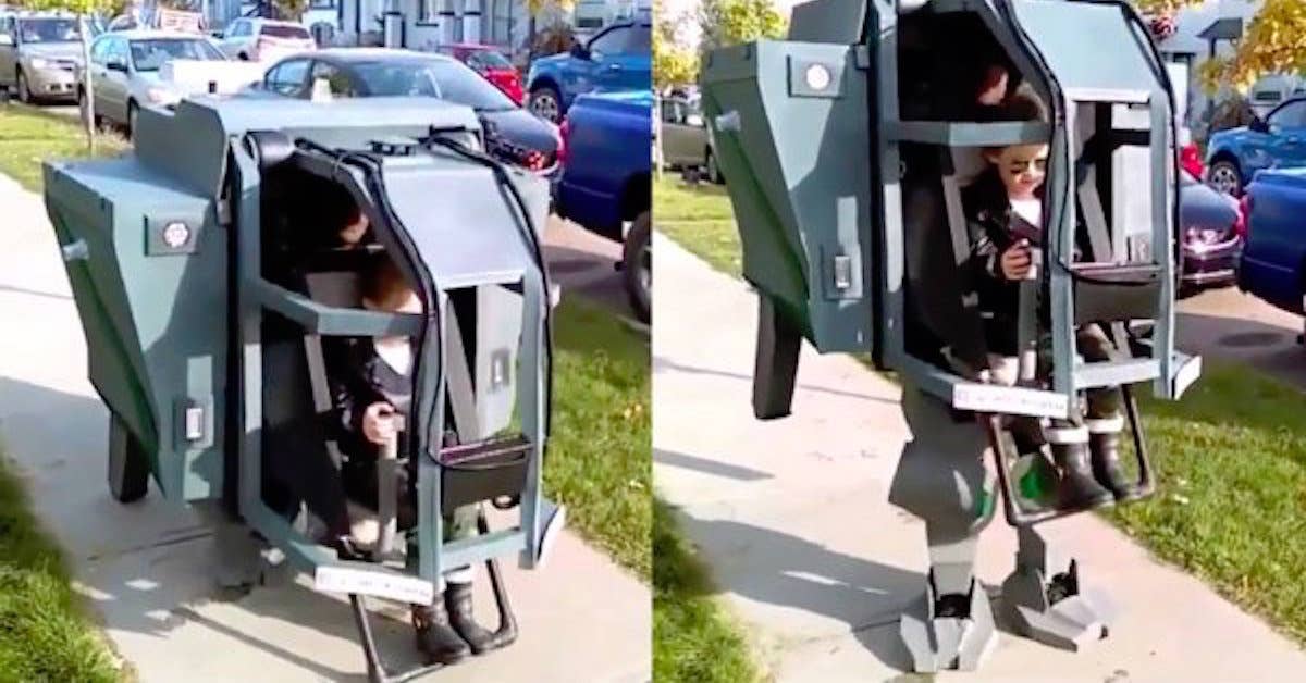 This &#8216;Alien&#8217; costume is the father-daughter pairing to beat