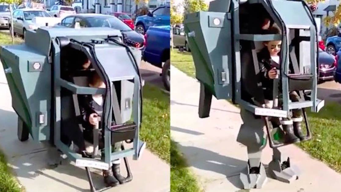 This &#8216;Alien&#8217; costume is the father-daughter pairing to beat