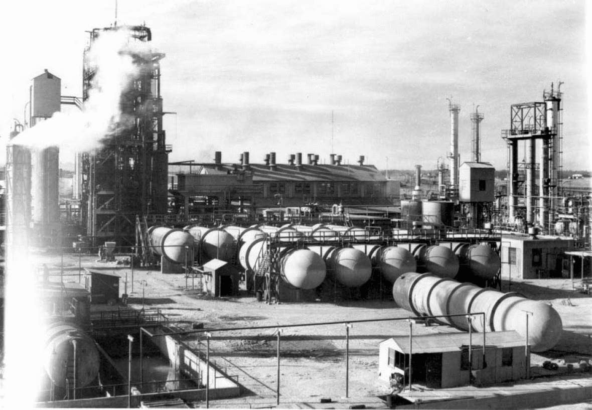 The Frontier Refining Company built this 100-octane plant in Cheyenne, Wyoming, during World War II to make aviation fuel. (Wyoming State Archives)